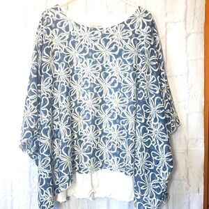 VINTAGE VINE STREET Floral Overlay Flowy Top